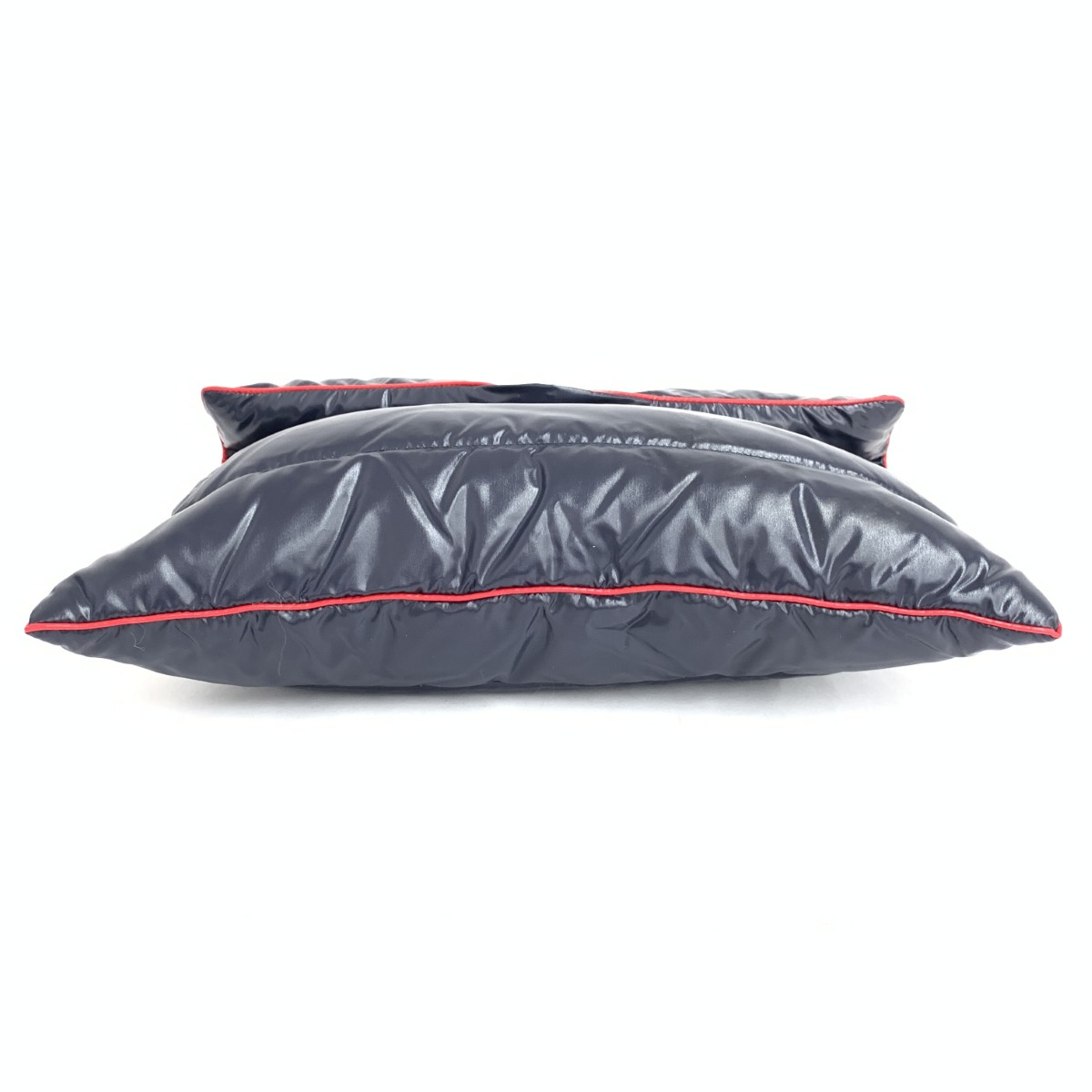 未使用級‼️MONCLER ダウン クラッチバッグ　BUSTA PIUMINO リサイクルショップ ティファナ / MONCLER モンクレール BUSTA