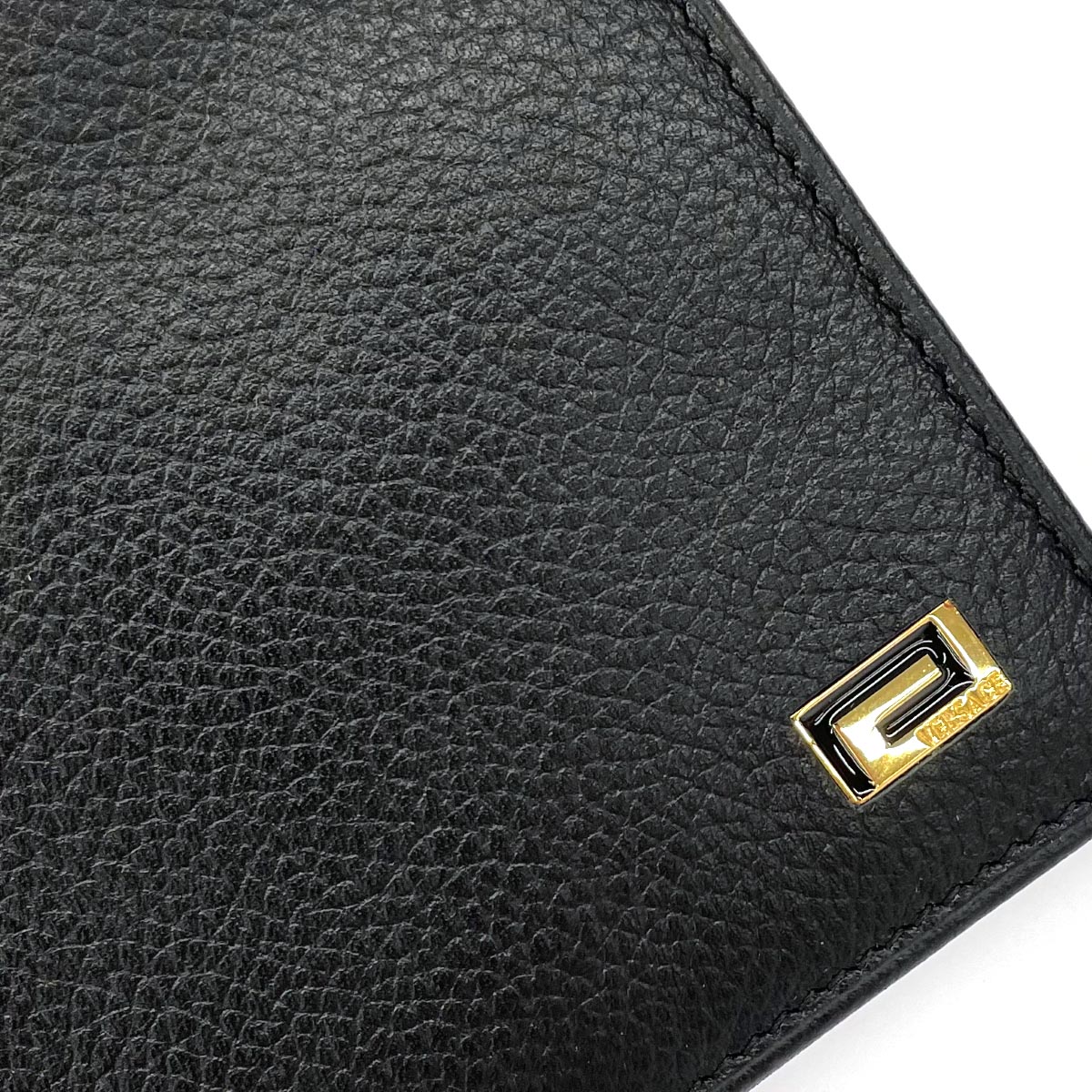 ジャンニヴェルサーチ　財布 ⭐️新品未使用⭐️ ジャンニヴェルサーチェ 二つ折り財布