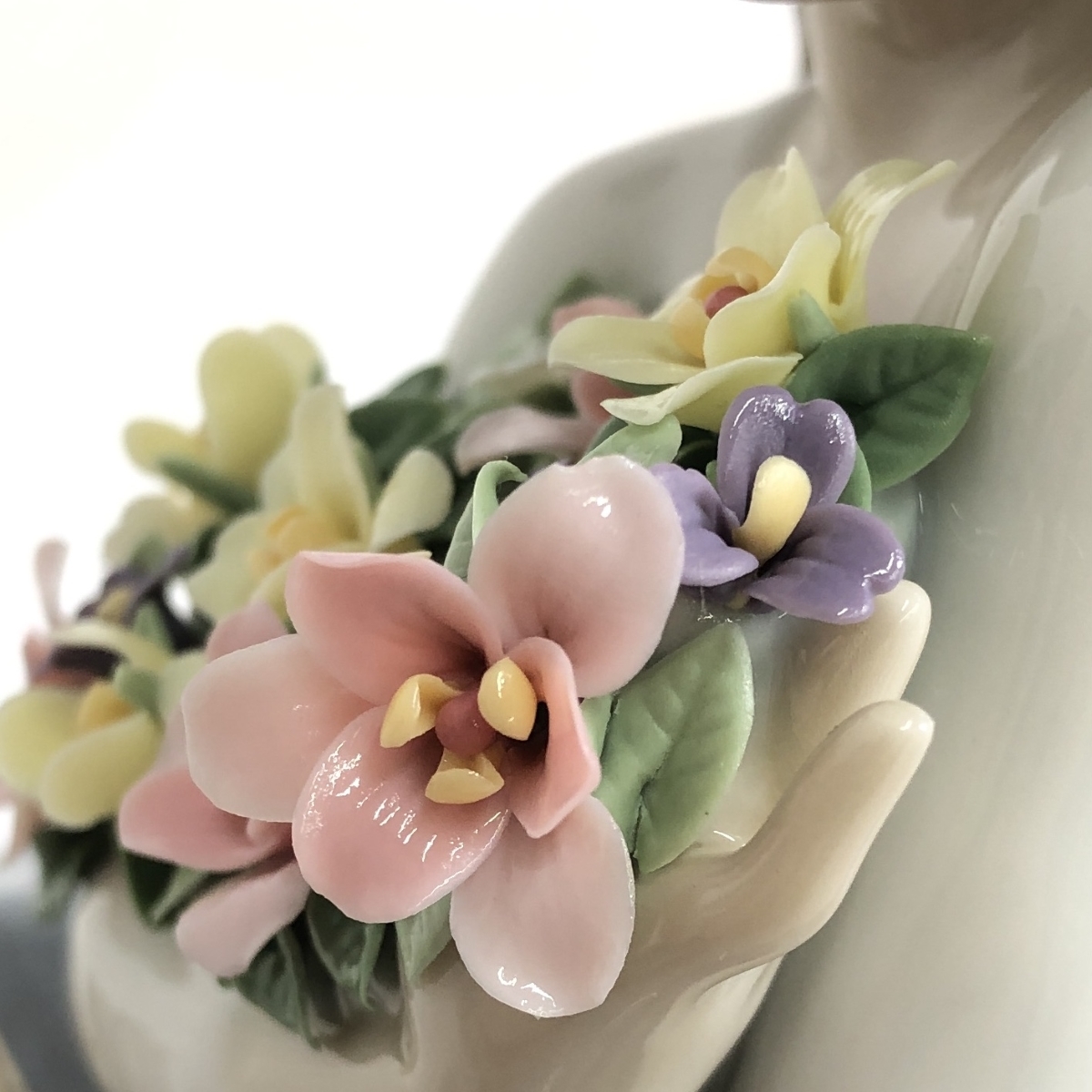 リサイクルショップ ティファナ / LLADRO リヤドロ 花の香りに包 リサイクルショップ ティファナ / LLADRO リヤドロ 花の香りに包